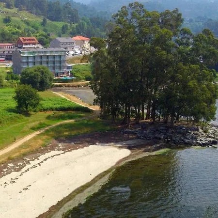 מלון Islas Vilaboa