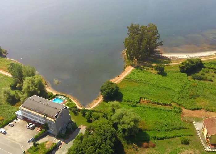 מלון Islas Vilaboa