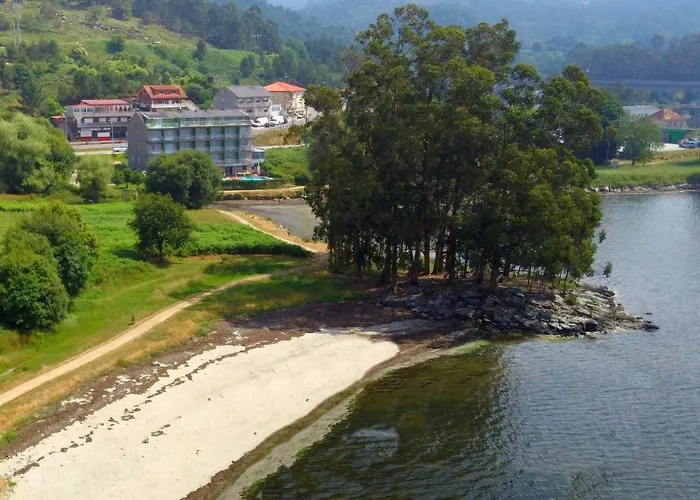 מלון Islas Vilaboa